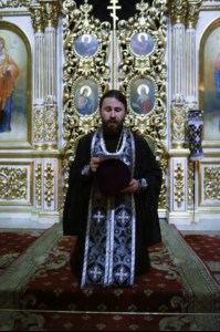 Великое повечерие с чтением канона преподобного Андрея Критского в храме в честь Покрова Пресвятой Богородицы г. Саратова