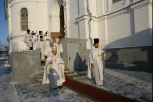 Заупокойная Литургия и панихида в Духосошественском кафедральном соборе Саратова