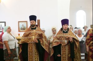 Всенощное бдение в храме во имя святых царственных страстотерпцев п. Дубки