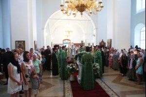 Всенощное бдение в Свято-Сергиевском женском монастыре села Алексеевка Базарно-Карабулакского района