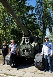 Вокалисты сводного русско-американского мужского хора побывали на обзорной экскурсии по Саратову