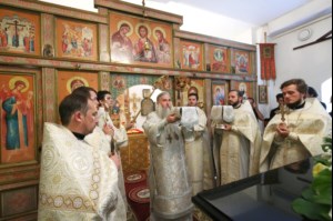 Божественная литургия в храме во имя святителя Тихона, епископа Воронежского, Задонского чудотворца г. Саратова