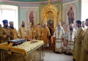 Божественная Литургия в храме во имя святой великомученицы Параскевы Пятницы села Малиновка Аркадакского района