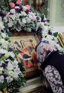 Всенощное бдение в храме в честь Покрова Пресвятой Богородицы г.Саратова