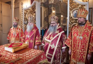 Божественная литургия в Свято-Троицком кафедральном соборе г. Покровска