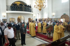 Божественная литургия в храме во имя святых первоверховных апостолов Петра и Павла г.Аткарска