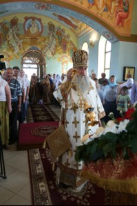 Митрополит Лонгин совершил Великое освящение Вознесенского храма Вознесенско-Пантелеимоновской церкви с. Усть-Курдюм