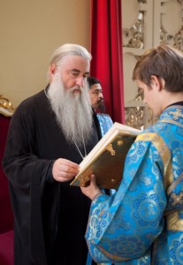 Всенощное бдение в храме в честь Покрова Пресвятой Богородицы г.Саратова