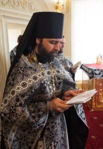 Литургия Преждеосвященных Даров на Архиерейском подворье — храме во имя святого апостола и евангелиста Иоанна Богослова при Саратовской православной духовной семинарии