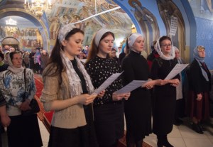 Божественная литургия и крещение оглашенных в Свято-Троицком кафедральном соборе Саратова