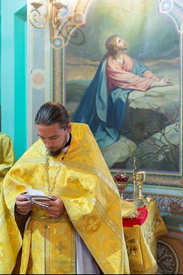 Божественная литургия в храме Всех святых, в земле Русской просиявших, г. Саратова
