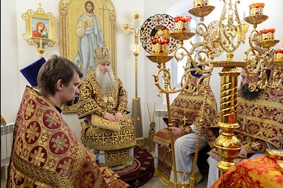 Божественная литургия в храме во имя святых бессребреников и чудотворцев Космы и Дамиана г. Саратова