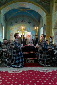 Великое повечерие с чтением канона преподобного Андрея Критского в храме Покрова Пресвятой Богородицы г. Саратова