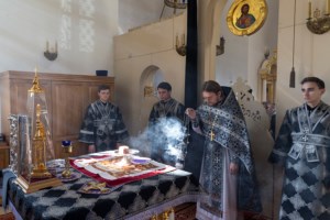 Литургия Преждеосвященных Даров, малое повечерие и утреня Великого Четвертка на Архиерейском подворье — в храме во имя святых равноапостольных Мефодия и Кирилла при СГУ