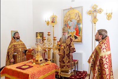 Божественная литургия в храме во имя пророка Божия Илии на Ильинской площади г. Саратова