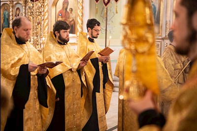Митрополит Игнатий совершил всенощное бдение в храме Покрова Пресвятой Богородицы г. Саратова