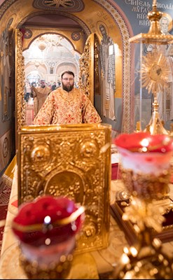 Митрополит Игнатий совершил Божественную литургию в Свято-Троицком кафедральном соборе г. Саратова