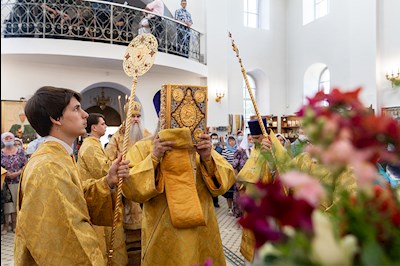 Божественная литургия в храме во имя святых первоверховных апостолов Петра и Павла г. Аткарска