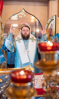 Митрополит Игнатий совершил Божественную литургию в храме в честь Сретения Господня г. Саратова