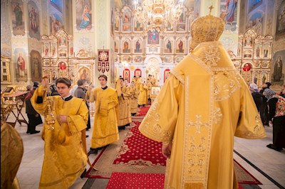 Митрополит Игнатий совершил Божественную литургию и молебен на новый год в Покровском соборе г. Саратова