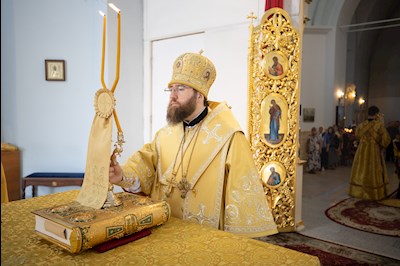 Митрополит Игнатий совершил Божественную литургию в храме Покрова Пресвятой Богородицы г. Петровска