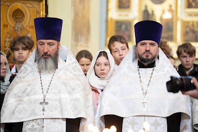 В Покровском соборе прошла торжественная встреча саратовских святителей