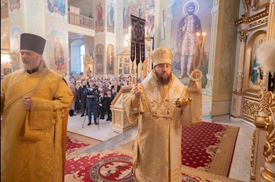 Митрополит Игнатий совершил Божественную литургию в Покровском соборе г. Саратова