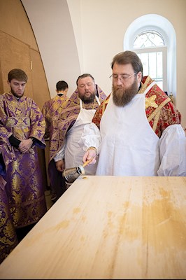 Митрополит Игнатий совершил великое освящение храма святых первоверховных апостолов Петра и Павла с. Куликовка Вольского района и Божественную литургию в новоосвященном храме