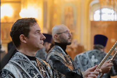 Митрополит Игнатий совершил Литургию Преждеосвященных Даров в Покровском соборе г. Саратова