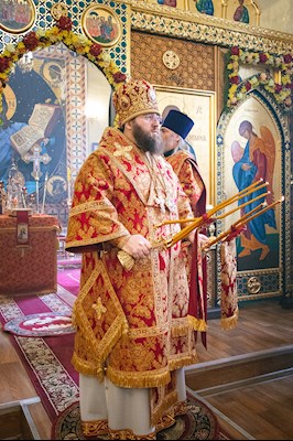 Митрополит Игнатий совершил Божественную литургию в храме святых мучениц Веры, Надежды, Любови и матери их Софии поселка Светлый