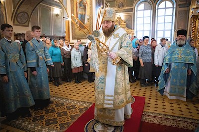 Митрополит Игнатий возглавил соборное архиерейское богослужение в Свято-Троицком кафедральном соборе г. Покровска (Энгельса)