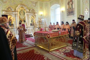 Великая Пасхальная вечерня в Покровском храме Саратова