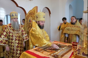 Божественная Литургия в храме святых первоверховных апостолов Петра и Павла г.Красноармейска