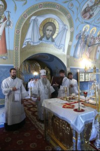 Крещальная литургия в Свято-Троицком соборе Саратова
