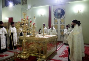 Всенощное бдение в храме в честь Покрова Пресвятой Богородицы Саратова