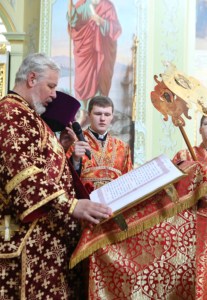 Божественная литургия в храме в честь Покрова Пресвятой Богородицы г.Саратова