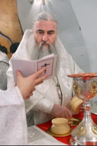 Божественная литургия и панихида в храме во имя святителя и чудотворца Николая на Елшанском кладбище г. Саратова