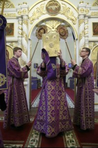 Всенощное бдение на Архиерейском подворье – храме во имя преподобного Серафима Саровского г.Саратова