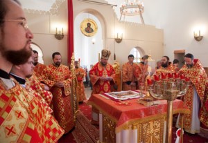 Божественная литургия на Архиерейском подворье — храме во имя святых равноапостольных Мефодия и Кирилла при СГУ в день памяти святых братьев