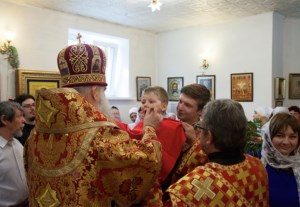 Божественная литургия в храме во имя святой блаженной Матроны Московской п.Красный Октябрь Саратовского района