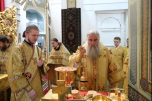 Божественная литургия в храме во имя Всех Святых, в земле Российской просиявших, г. Саратова