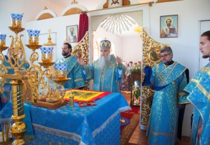 Божественная литургия в храме в честь Успения Пресвятой Богородицы п. Возрождение Хвалынского района