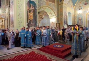 Всенощное бдение в храме в честь Покрова Пресвятой Богородицы г.Саратова