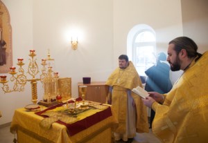 Совершена первая Литургия в новом храме на Увекском кладбище г.Саратова