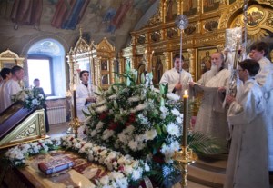 Божественная литургия и крещение оглашенных в Свято-Троицком кафедральном соборе Саратова