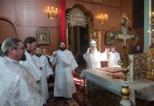 Божественная литургия в храме в честь Сошествия Святого Духа г. Саратова
