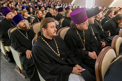 Митрополит Лонгин принял участие в пленарном заседании Покровских образовательных чтений