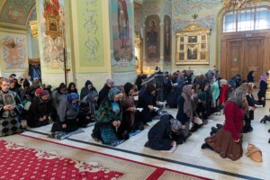 Великое повечерие с чтением канона преподобного Андрея Критского в храме Покрова Пресвятой Богородицы г. Саратова