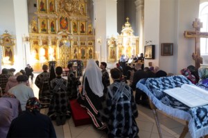 Великое повечерие с чтением канона преподобного Андрея Критского в Свято-Троицком кафедральном соборе г. Вольска
