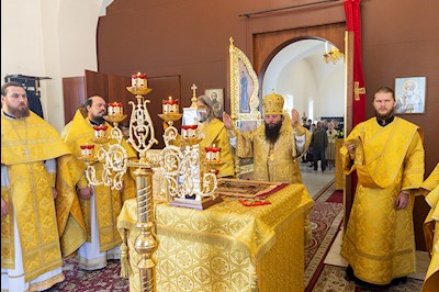 Епископ Манхэттенский Николай совершил Божественную литургию в храме святителя Николая Японского г. Саратова